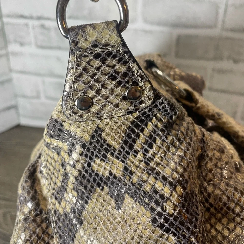 Michael Kors snakeskin print hobo satchel purse. Shoulder bag. Strap.pre-owned